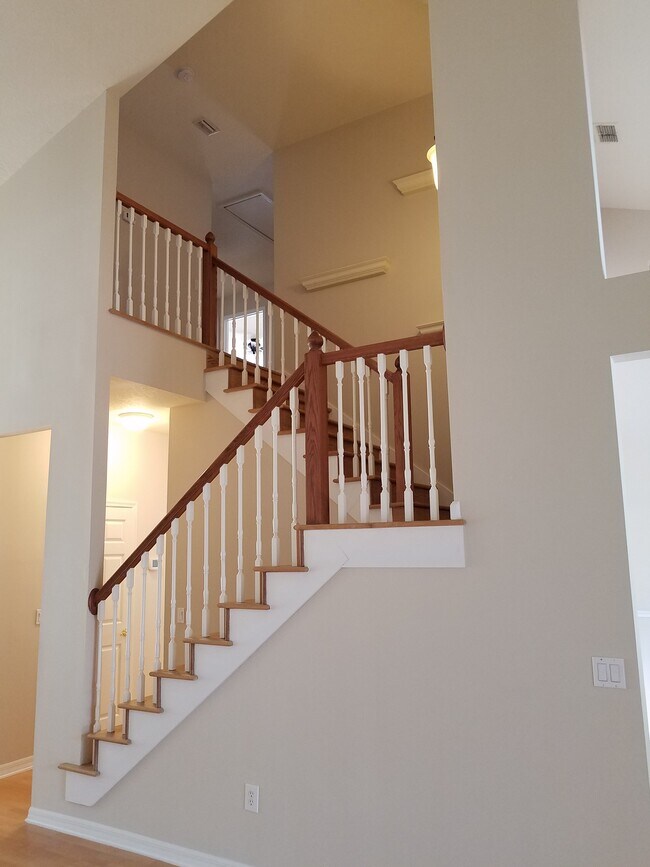 Building Photo - 1553 Cherry Ridge Dr