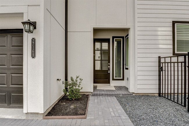 Foto del edificio - 2716G Grand Fountains Dr