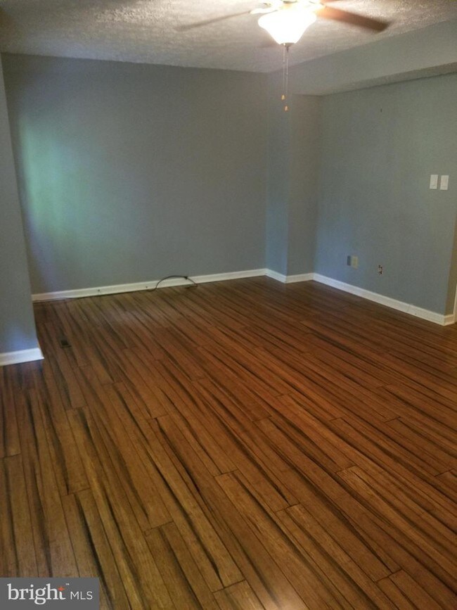 Building Photo - 23341 Red Oak Ct