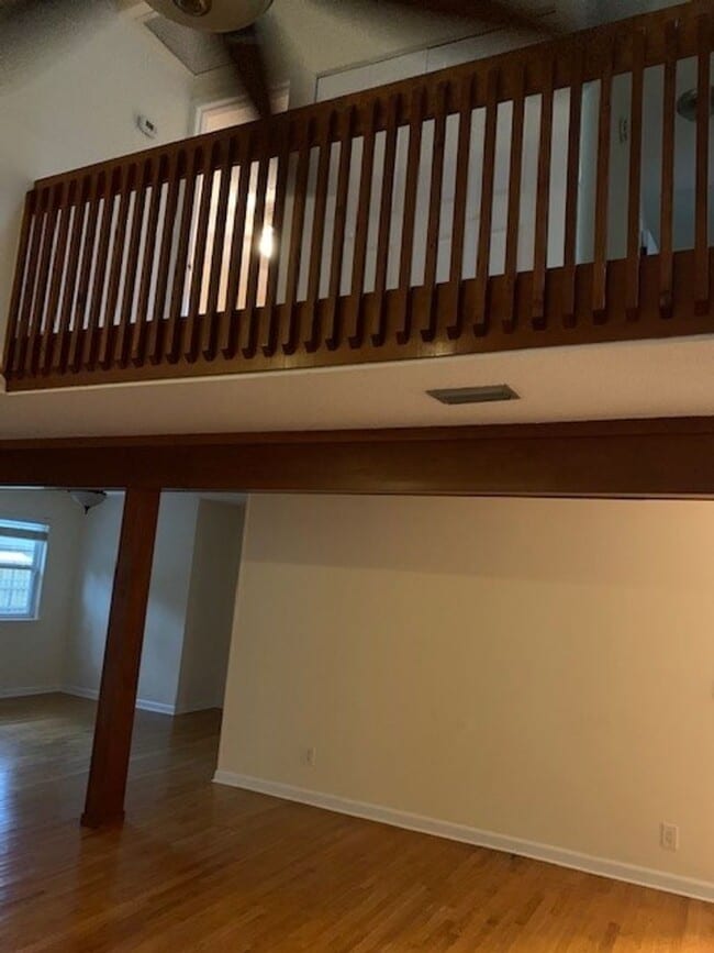 Building Photo - Beautiful Two-Story Home at the Beach