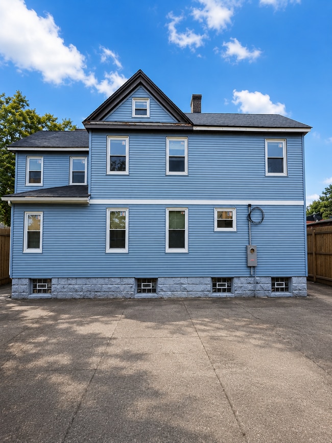 Building Photo - 1277 E 60th St