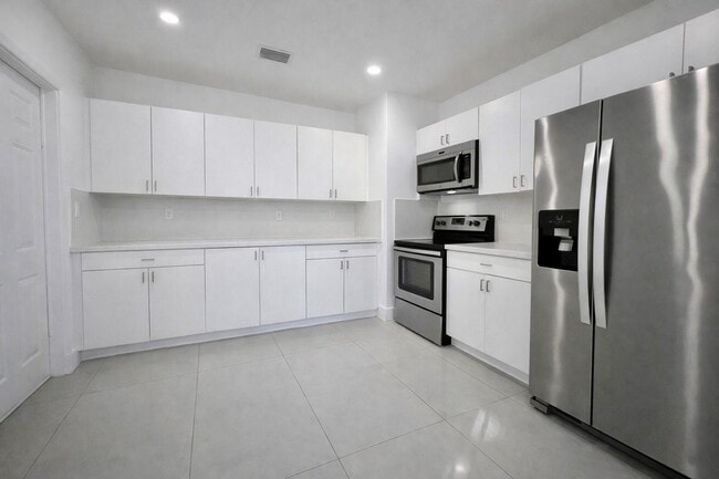 Foto del edificio - 2150 SW 72nd Ave