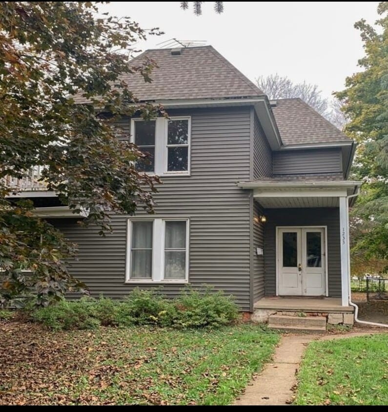 Primary Photo - 1233 7th St