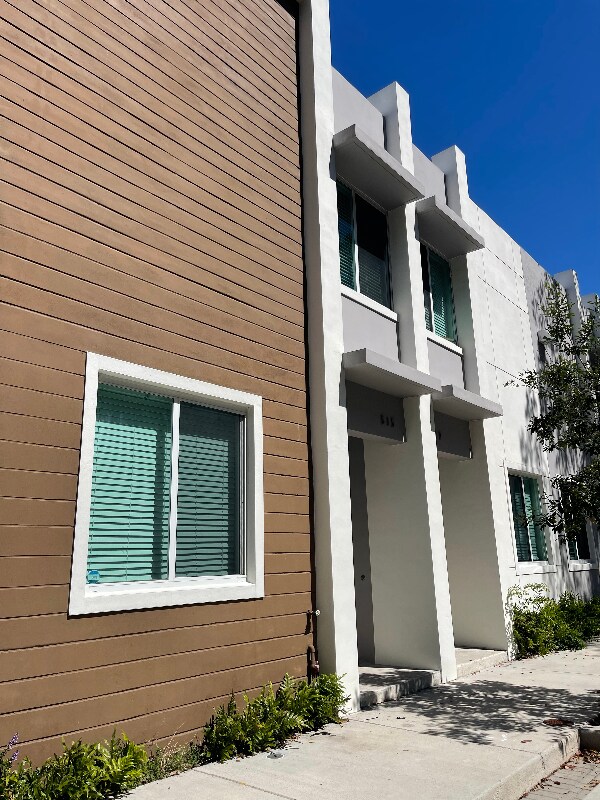 Foto principal - 515 NE 121st St