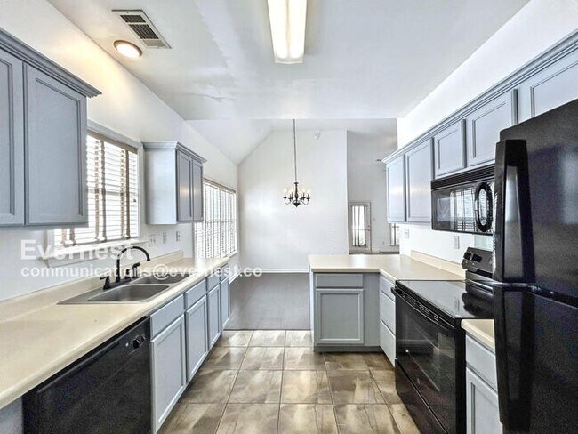 Foto del edificio - 1079 River Isle Dr