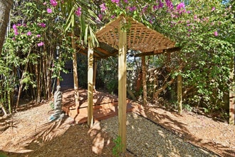 Building Photo - 310 Columbia Dr