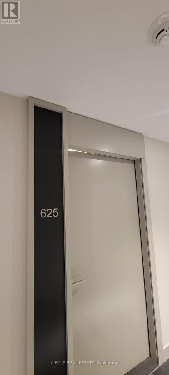 Photo du bâtiment - 400 King St W