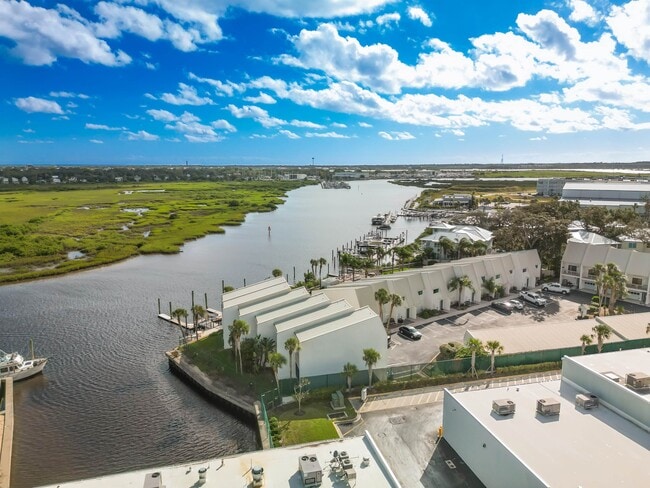 Building Photo - 909 S Ponce De Leon Blvd