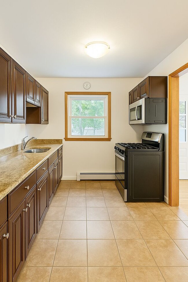 Building Photo - 679 Midwood Rd