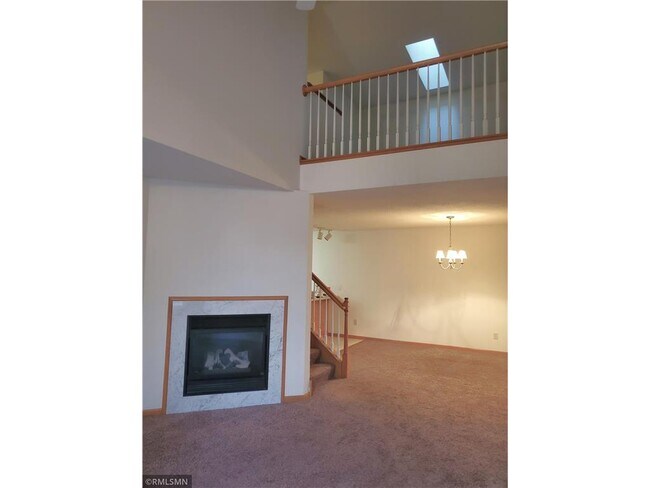 Building Photo - 1902 Aster