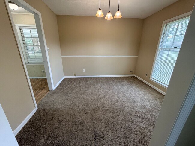Building Photo - 3 Bedroom/2 Bath Home in Valdosta