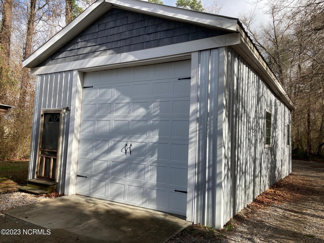 203 Poplar Neck Rd Unit A, Edenton, NC 27932 Room for Rent in Edenton