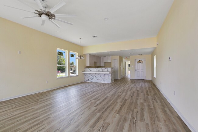 Foto del edificio - 4536 Laine Ave