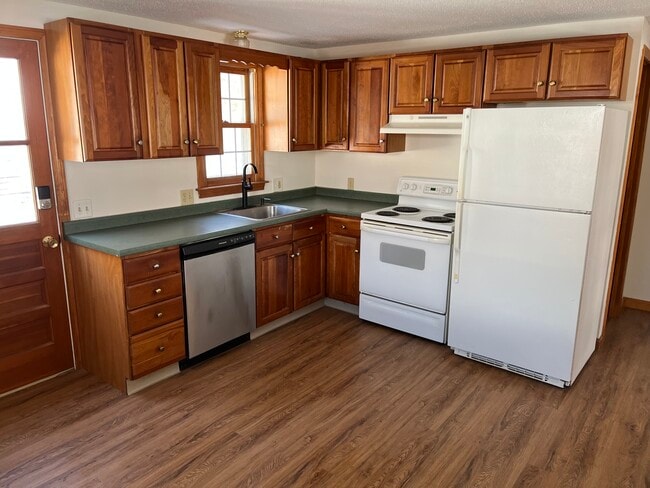 Building Photo - 95 Shawn Dr