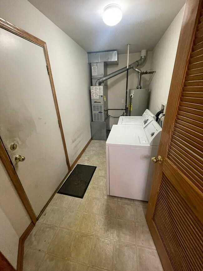 Foto del edificio - 2424 Wilton Ln