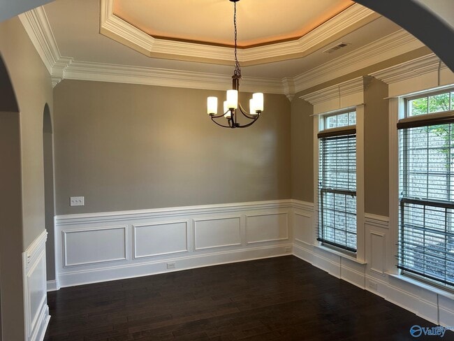 Building Photo - 111 Canyon Dr