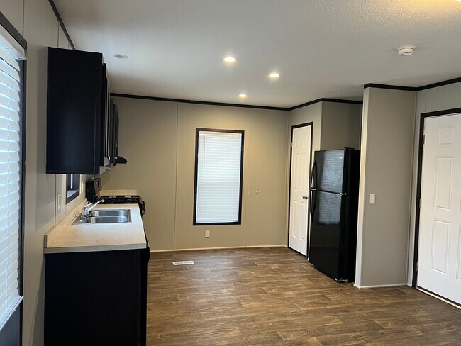 Building Photo - 3519 Loveside Terrace