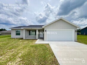 Building Photo - 52 Maple Dr