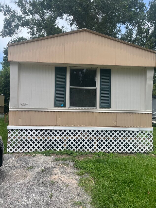 Foto principal - 22811 Ford Rd
