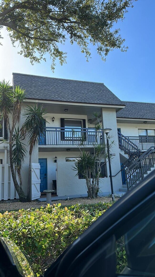 Foto del edificio - 2906 SW 21st Terrace