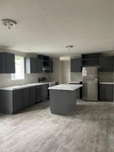 Building Photo - 421 Marcus Ln