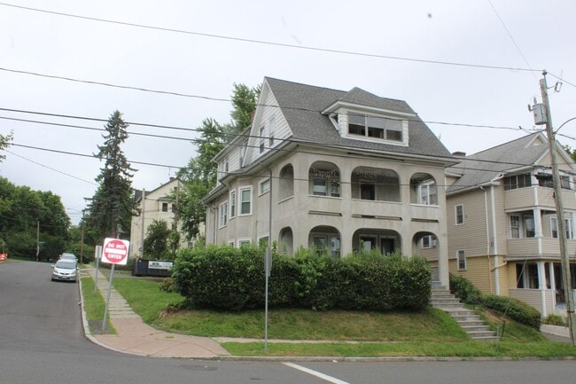 Building Photo - 45 Grandview Terrace