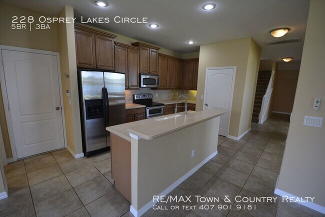Building Photo - Osprey Lake Water Front Estate