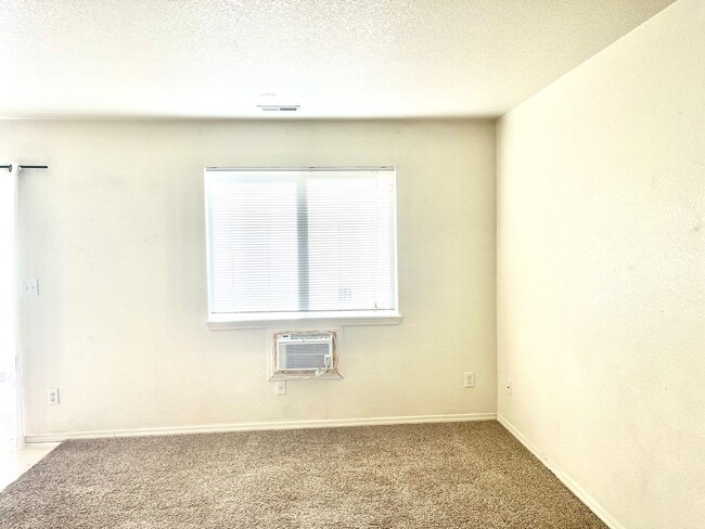 Foto del edificio - 2 story Duplex