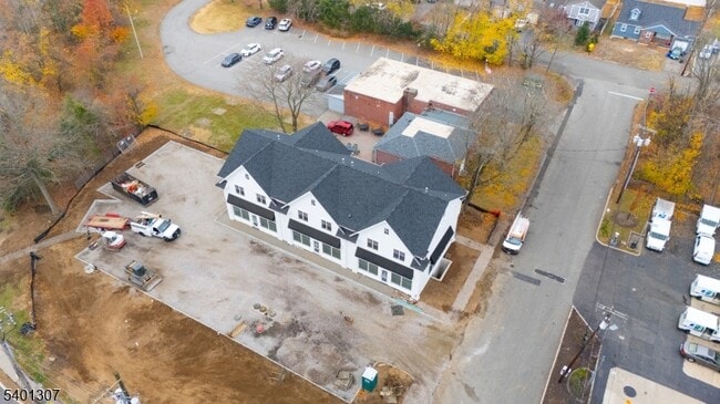 Building Photo - 445 Ramapo Valley Rd