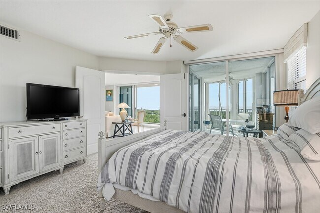 Foto del edificio - 6101 Pelican Bay Blvd