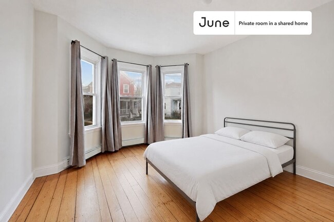 Building Photo - Room in Shared 4 bed/1 bath home in Roxbury