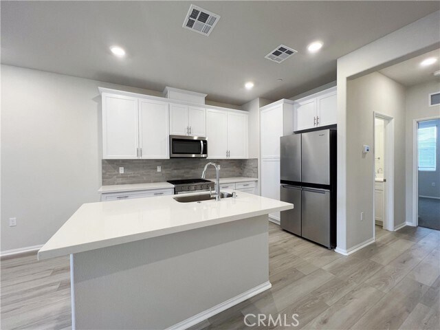 Foto del edificio - 223 Aurora Ln