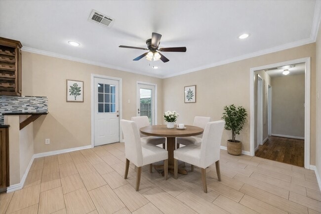 Building Photo - 1607 Willowby Dr