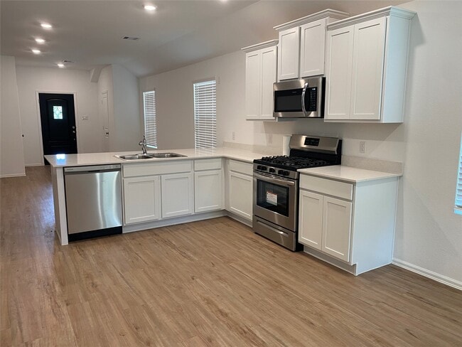 Foto del edificio - 2010 Ballesteros St