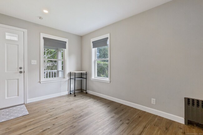 Foto del edificio - 79 Hamilton Ave