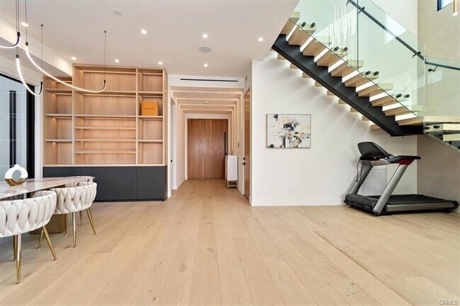 Foto del edificio - 5347 Natick Ave