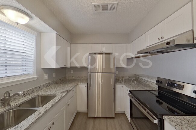 Foto del edificio - 2146 Woodnote Ln