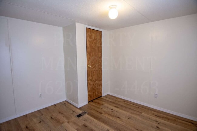 Building Photo - 2-Bed 2-Bath