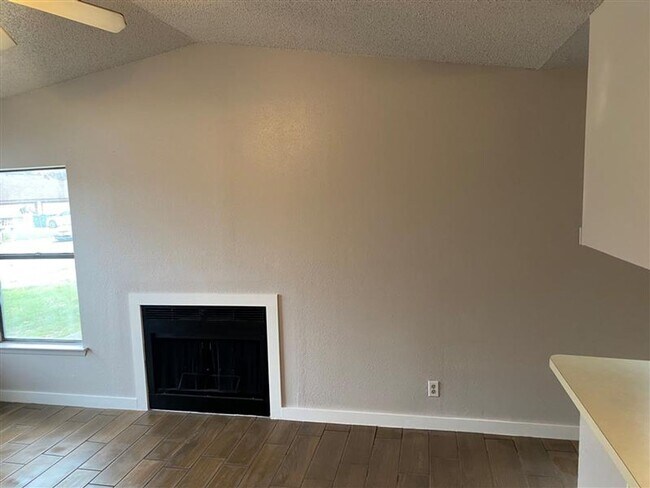 Photo - Cute 2/1 duplex with a garage House