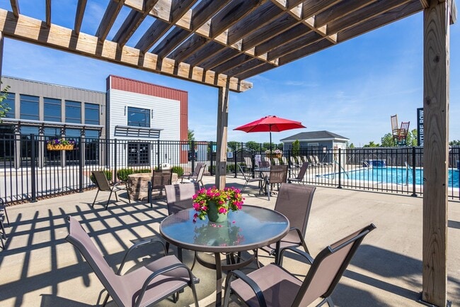 Building Photo - Clarksville Lofts