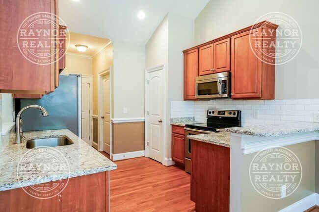 Building Photo - 90 Glen Oaks Dr