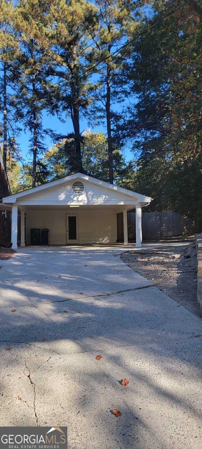 Building Photo - 1544 Bishop Hollow Run