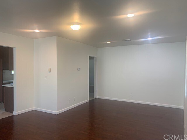 Foto del edificio - 5114 Sultana Ave