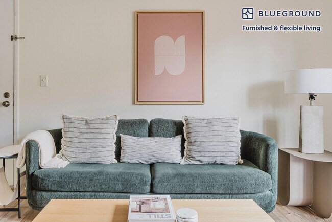 Foto del edificio - 1600 Villa St