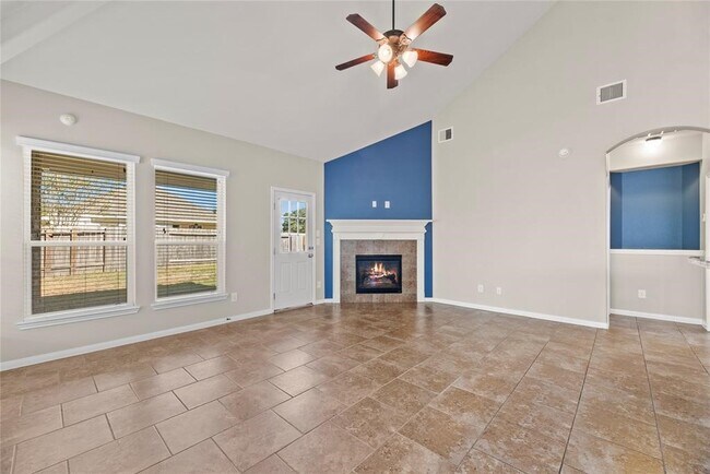 Foto del edificio - 16026 Rustlers Trail Ln