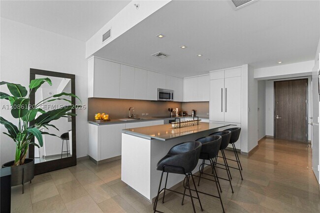 Foto del edificio - 88 SW 7th St