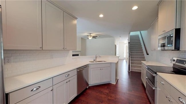 Building Photo - 4968 Longview Walk