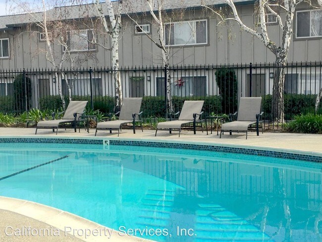 Foto del edificio - 1674 Hollenbeck Ave