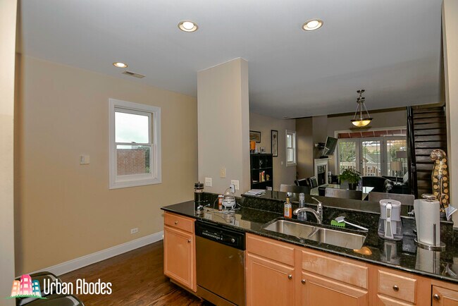 Building Photo - 4745 N Dover St