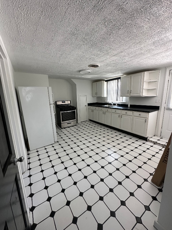 Building Photo - 14 Thill St